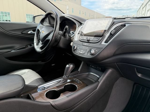 Used 2020 Chevrolet Malibu Premier FWD image 23