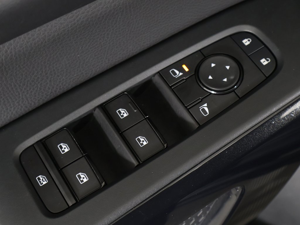 Used 2024 Nissan Pathfinder S image 35