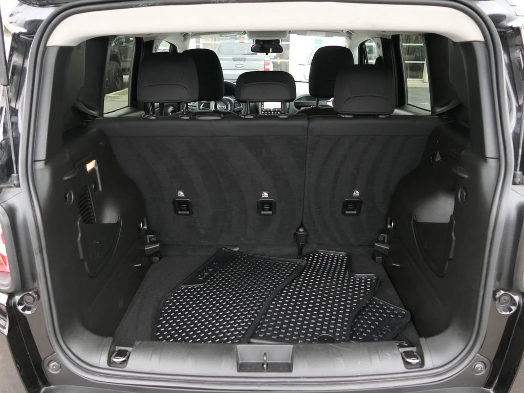 Used 2022 Jeep Renegade Latitude image 27