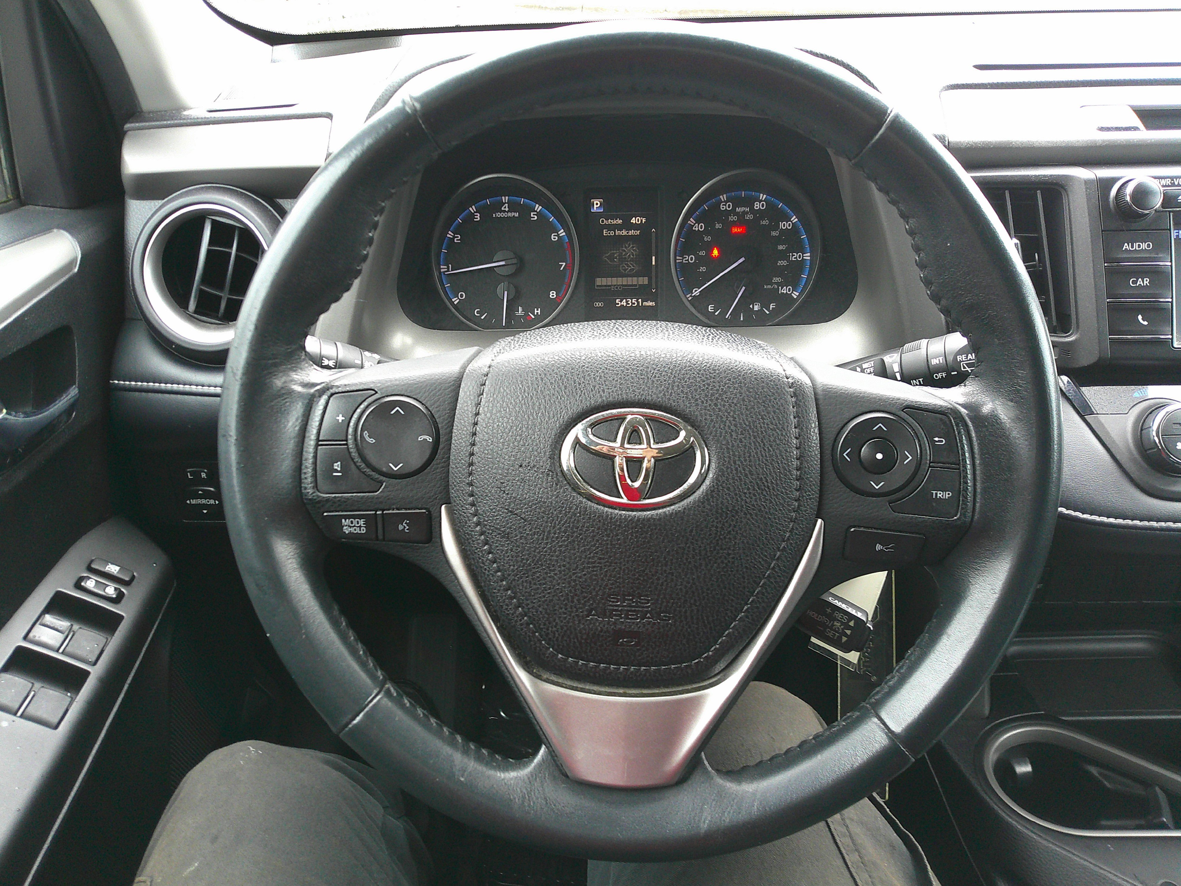 Used 2018 Toyota RAV4 XLE image 19