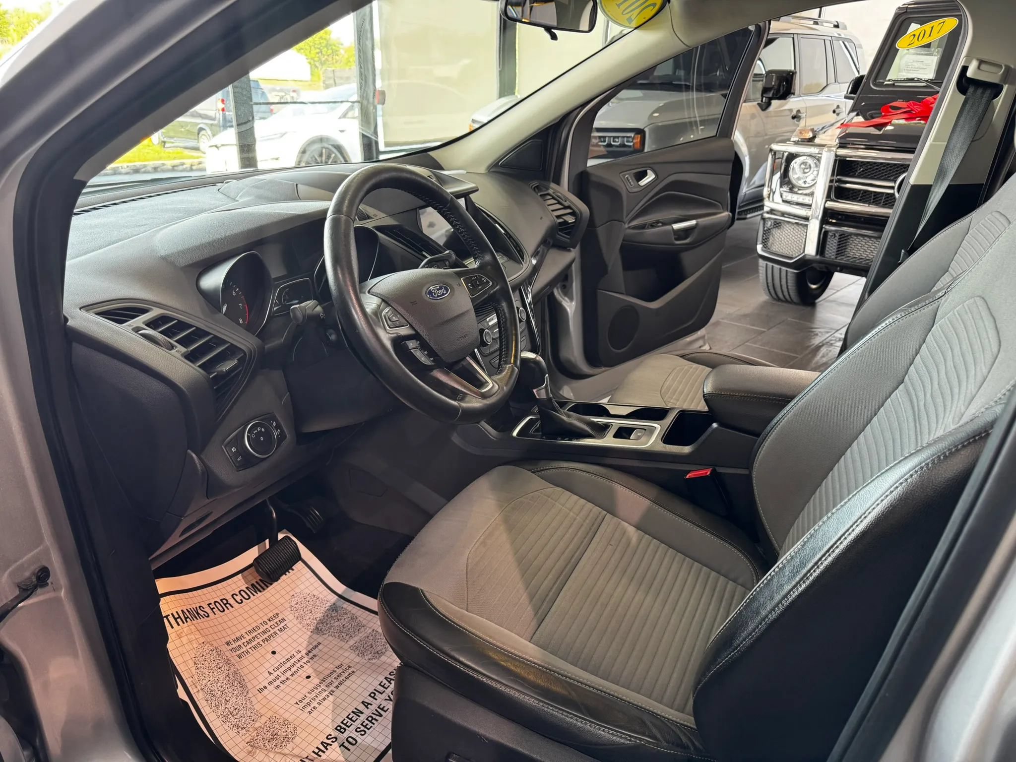 Used 2017 Ford Escape SE w/ Equipment Group 201A FWD image 8