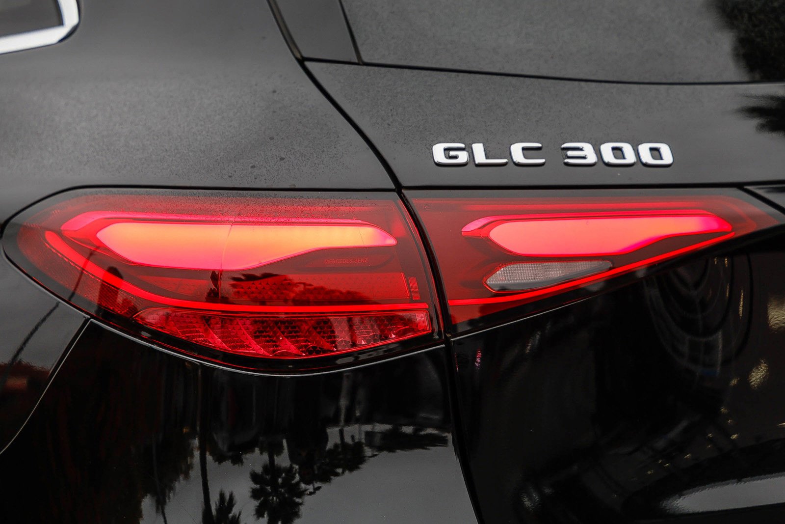 Certified 2025 Mercedes-Benz GLC 300 image 8