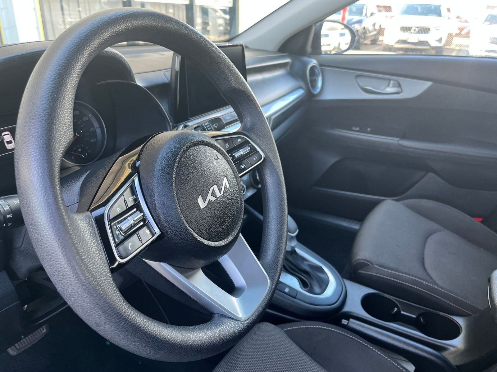Used 2024 Kia Forte LXS FWD image 33