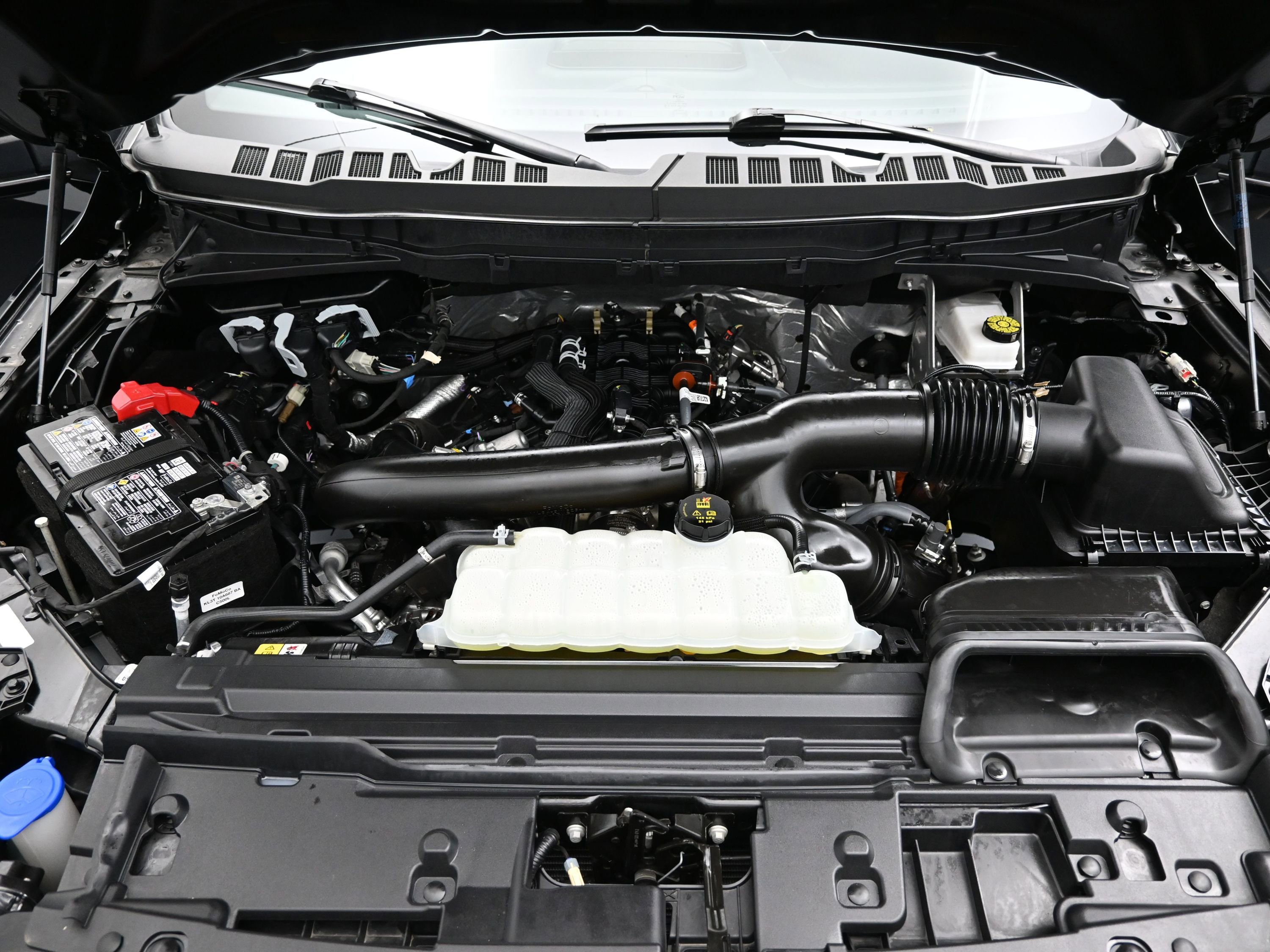 Used 2025 Ford F150 Platinum w/ FX4 Off-Road Package image 8