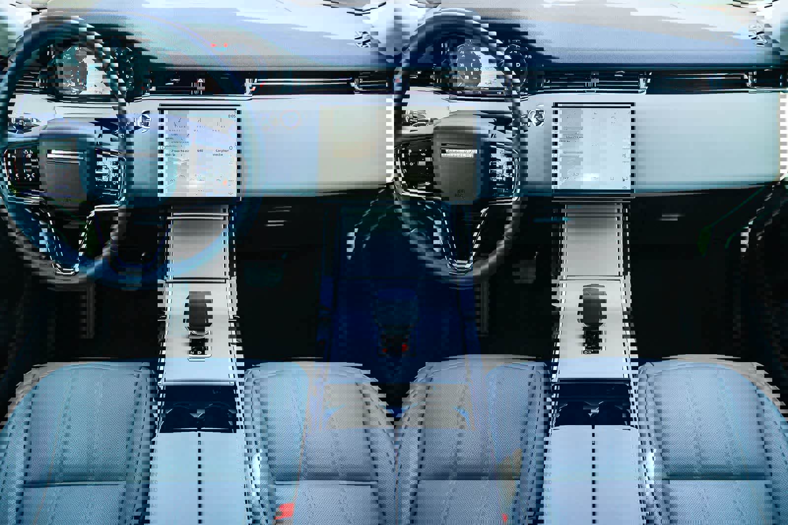 Used 2025 Land Rover Range Rover Evoque S image 12