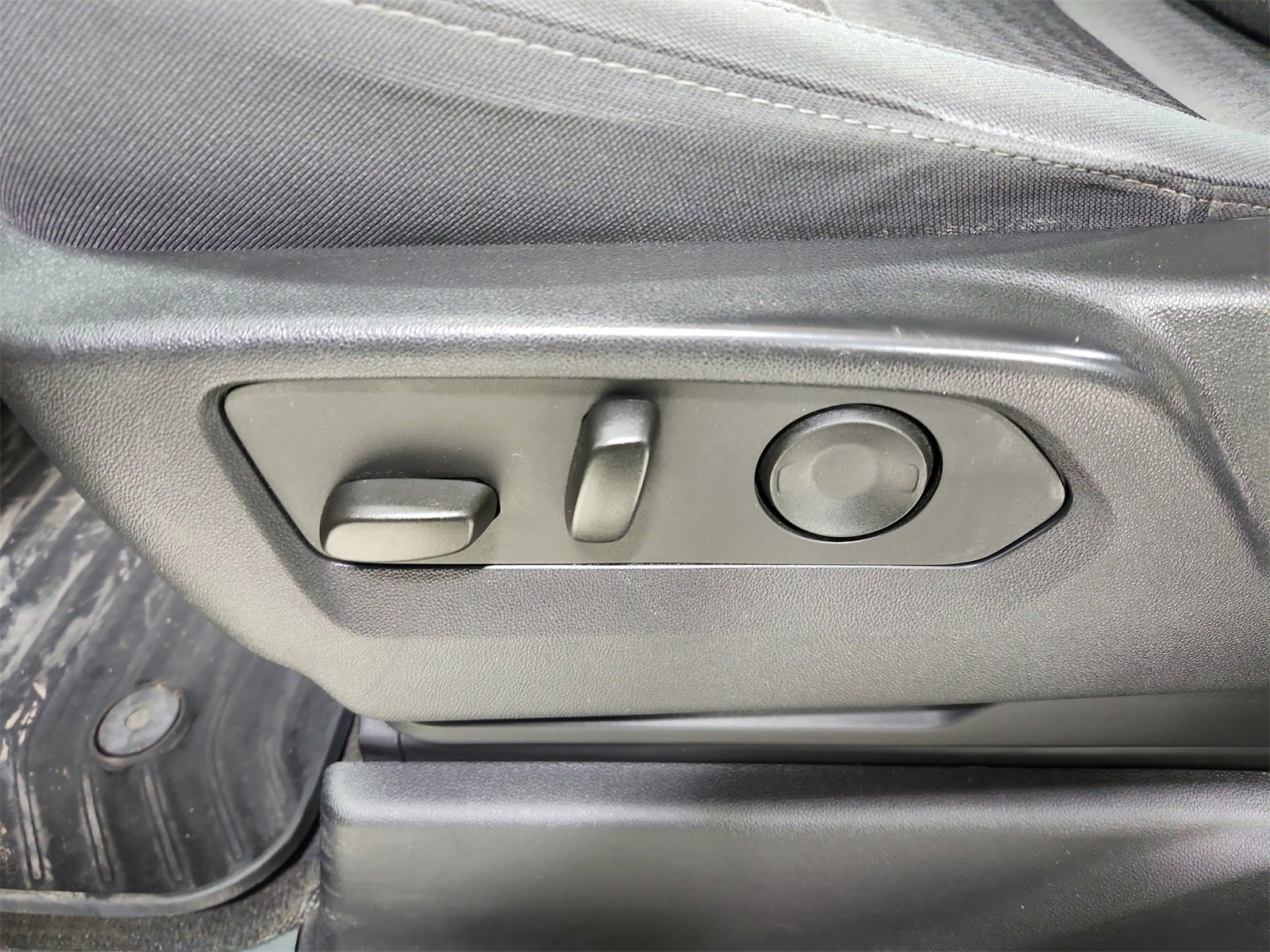 Used 2024 Chevrolet Silverado 1500 Custom image 20