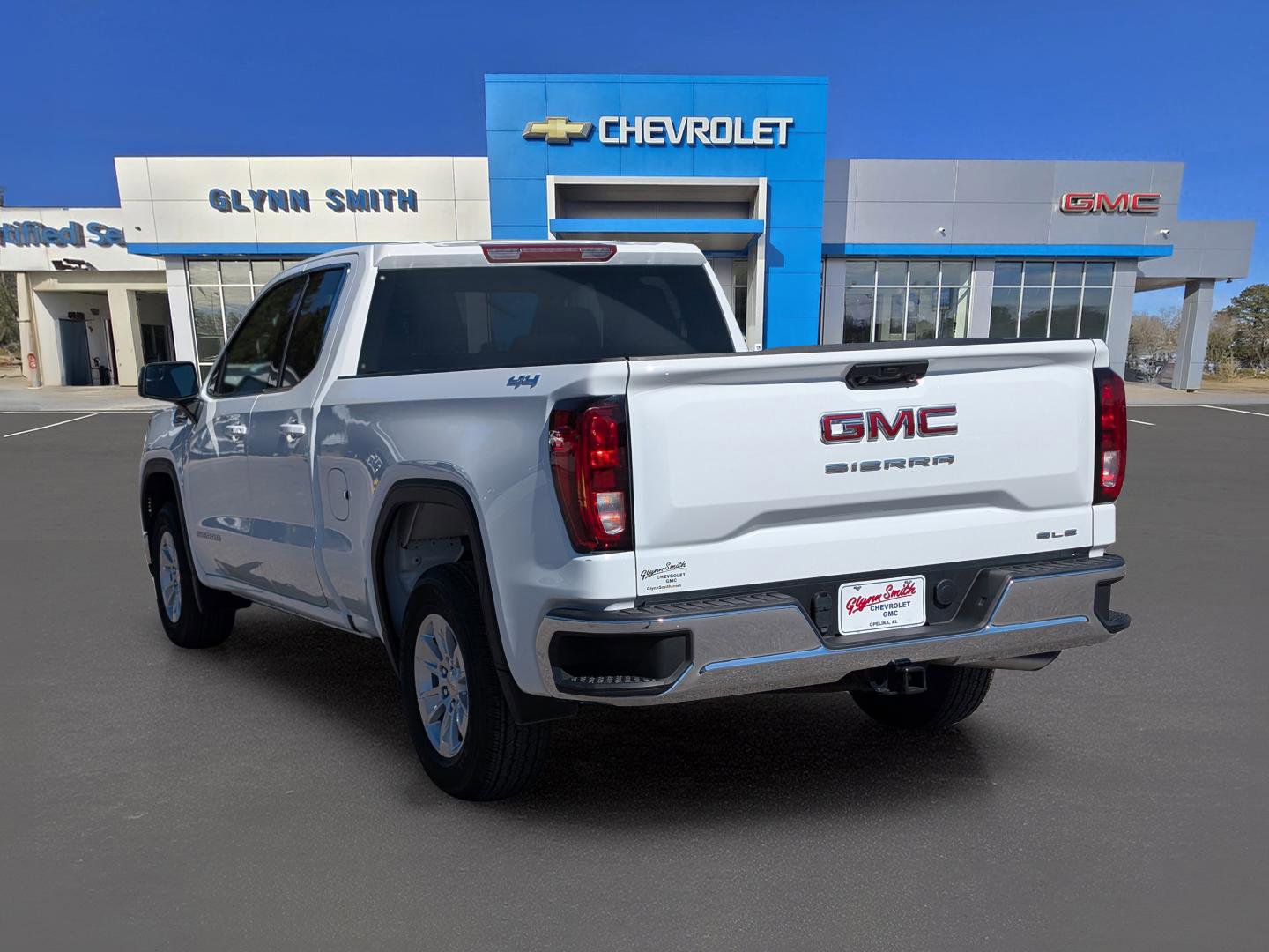 Used 2024 GMC Sierra 1500 SLE image 12
