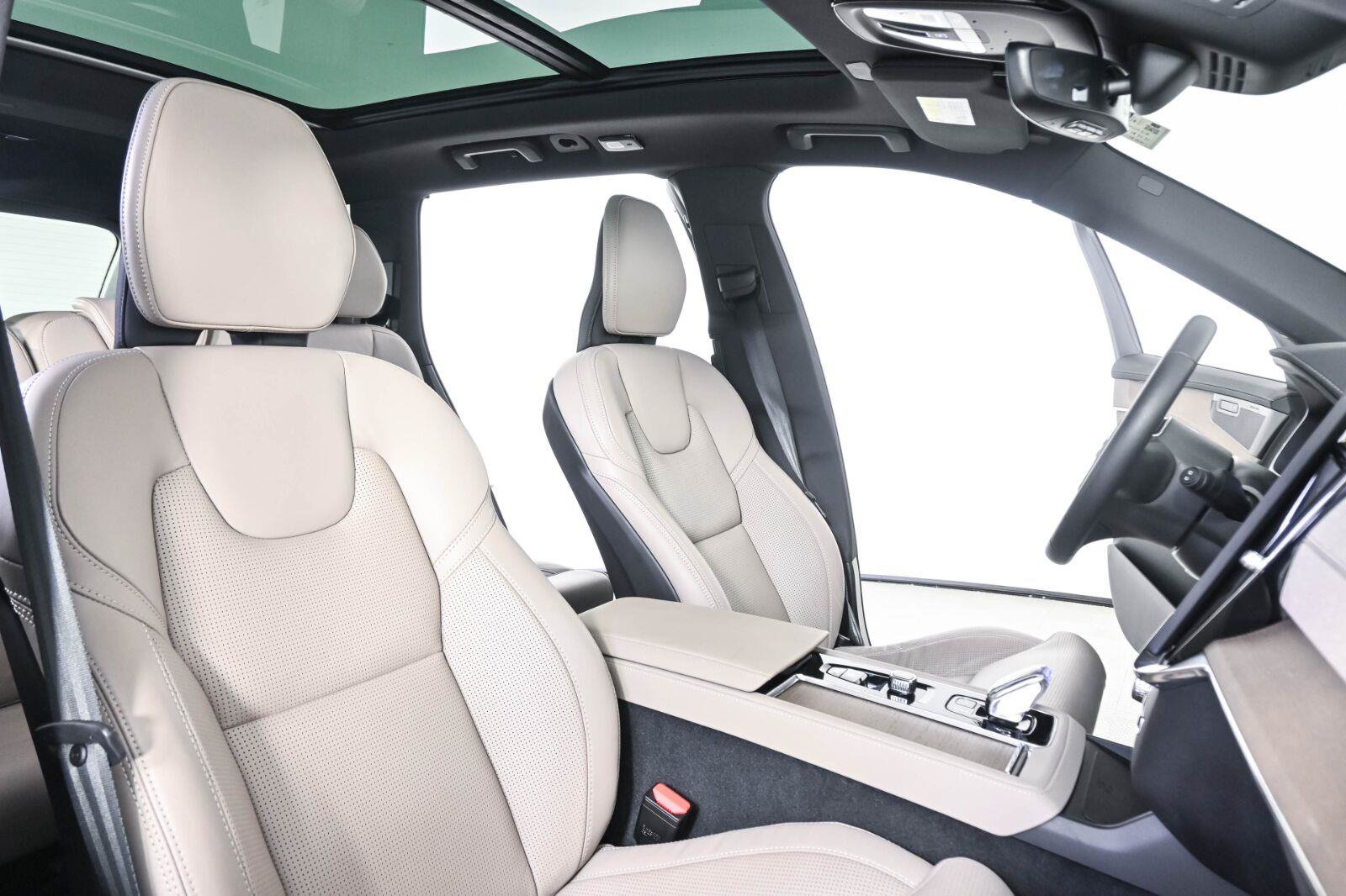 Certified 2026 Volvo XC90 B6 Ultra AWD/4WD image 24