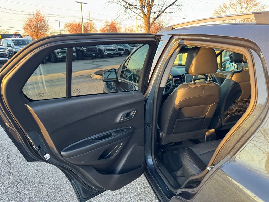 Used 2021 Chevrolet Trax LT w/ Driver Confidence Package image 17