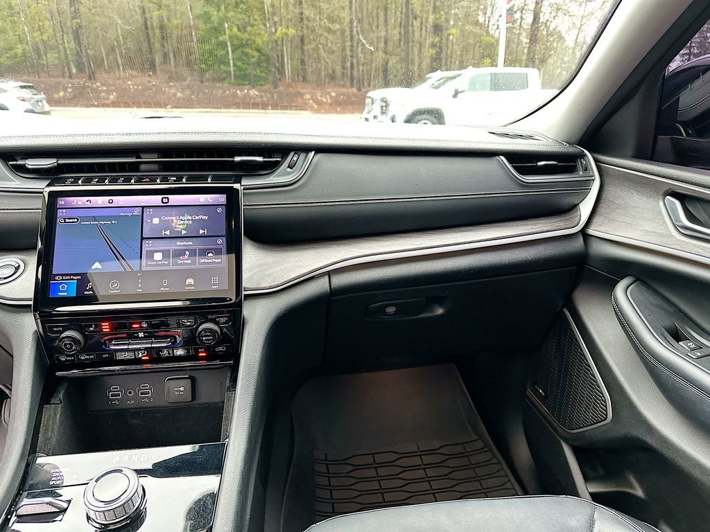 Used 2022 Jeep Grand Cherokee L Limited image 20