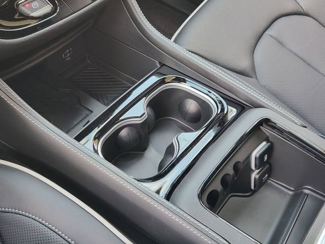 New 2026 Chrysler Pacifica Limited FWD image 16