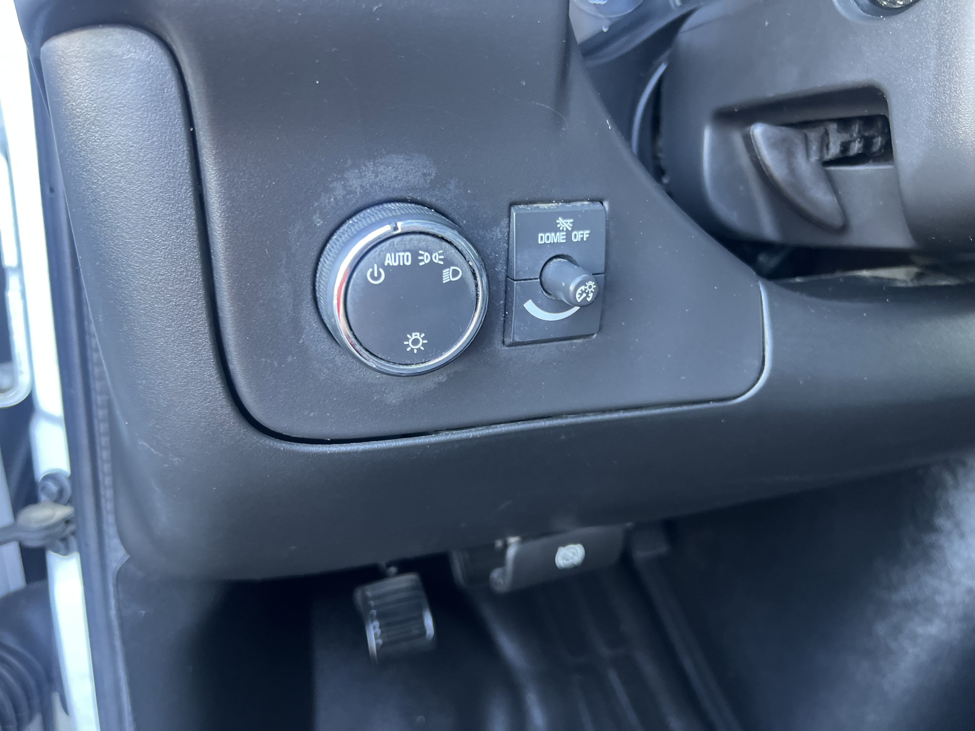 Used 2018 Chevrolet Express 2500 w/ Driver Convenience Package RWD image 14