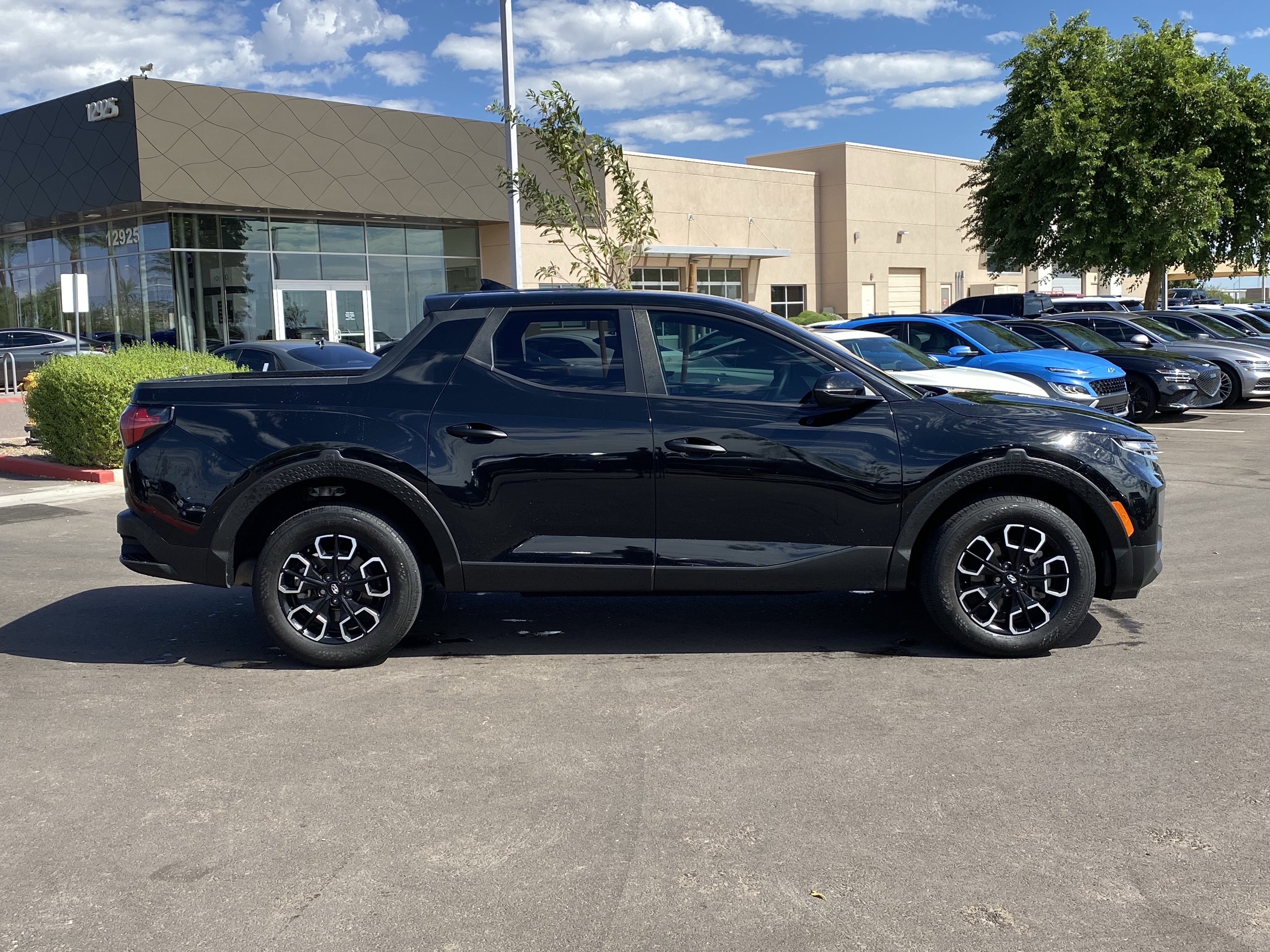 Used 2023 Hyundai Santa Cruz SEL AWD/4WD image 2
