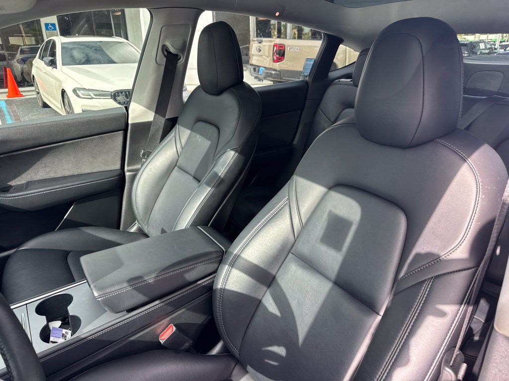 Used 2022 Tesla Model Y Long Range AWD/4WD image 10