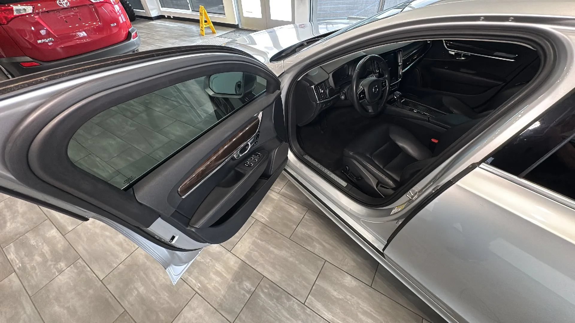 Used 2019 Volvo S90 T5 Momentum FWD image 40