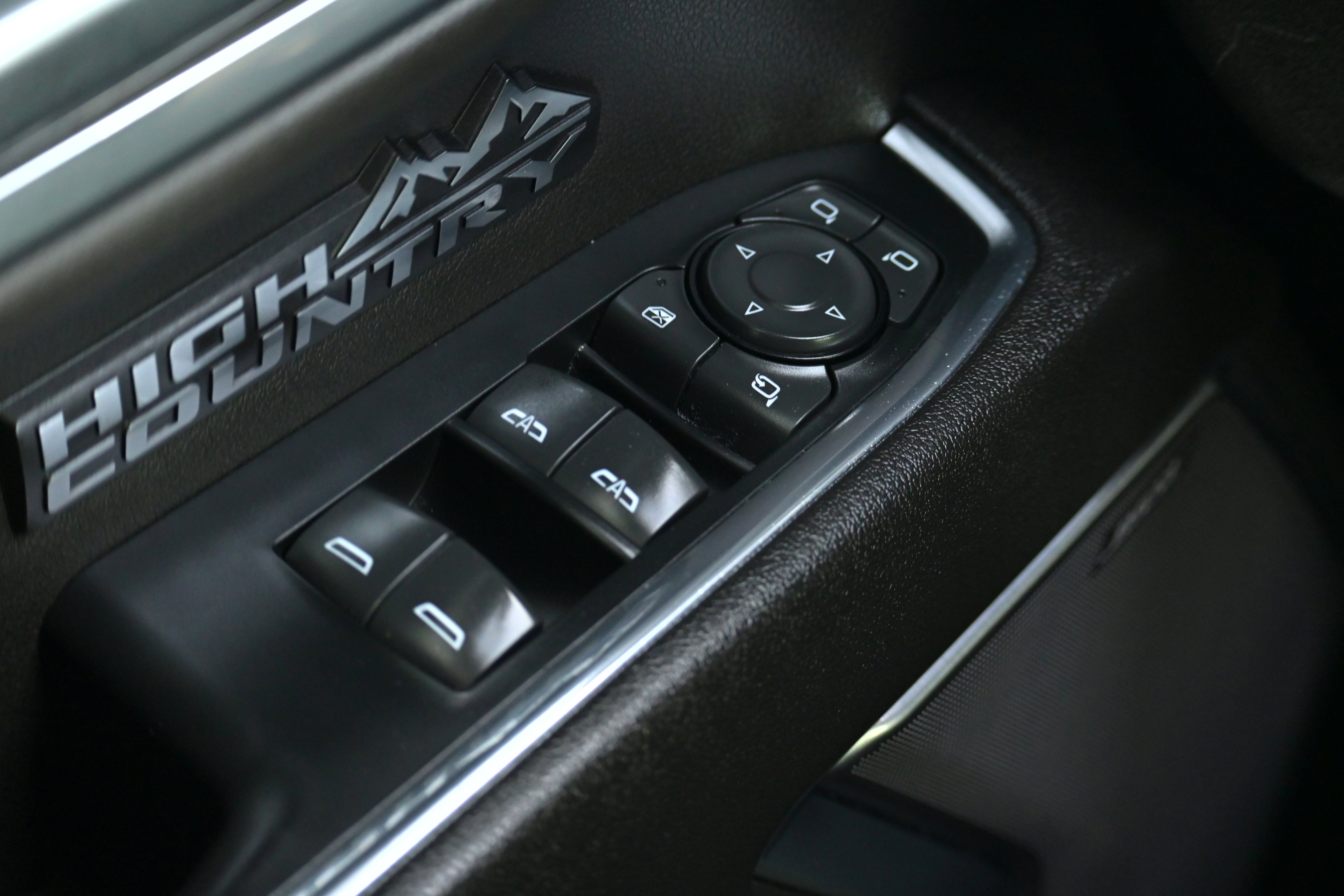 Used 2023 Chevrolet Silverado 1500 High Country w/ Technology Package image 23