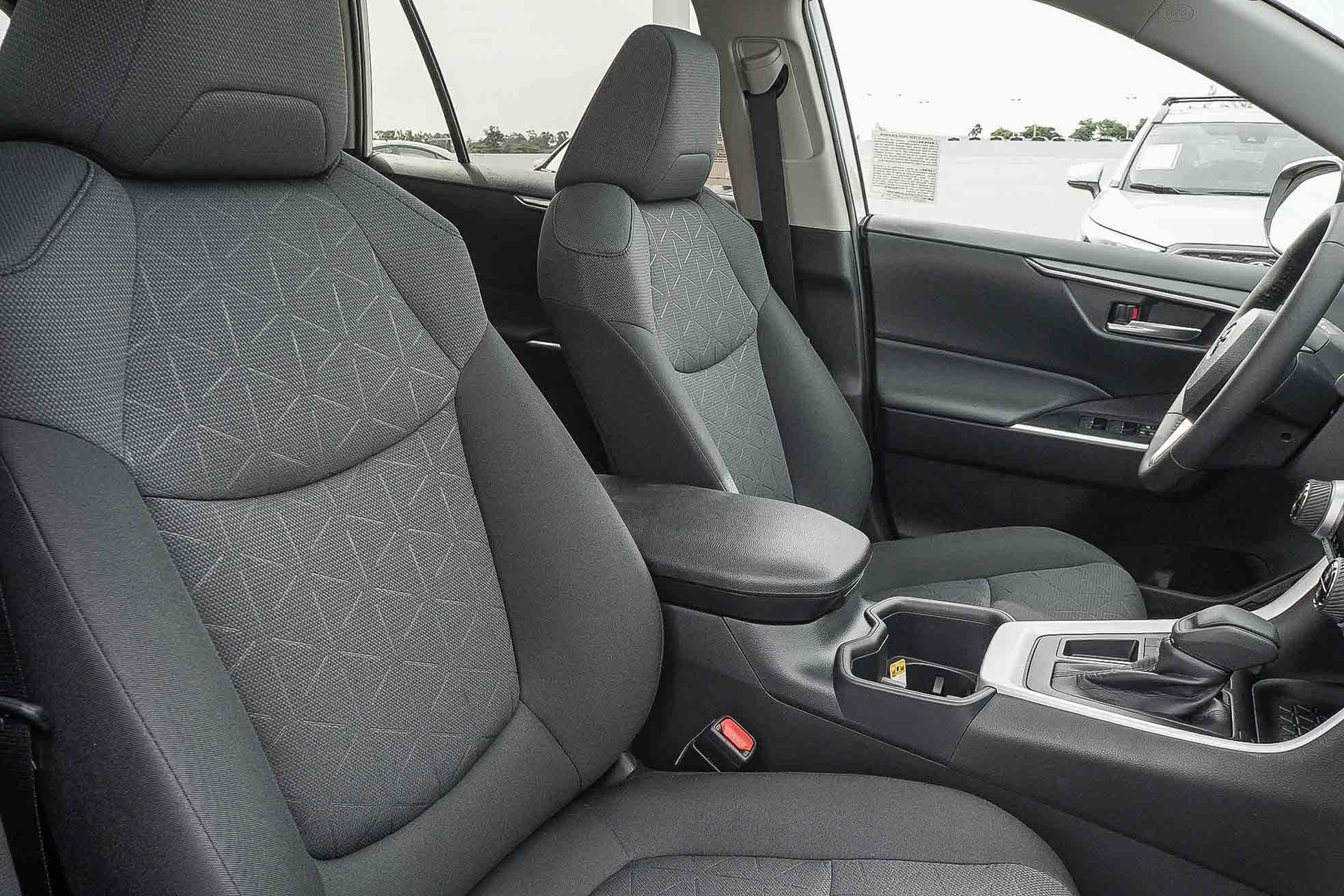 New 2025 Toyota RAV4 XLE image 30