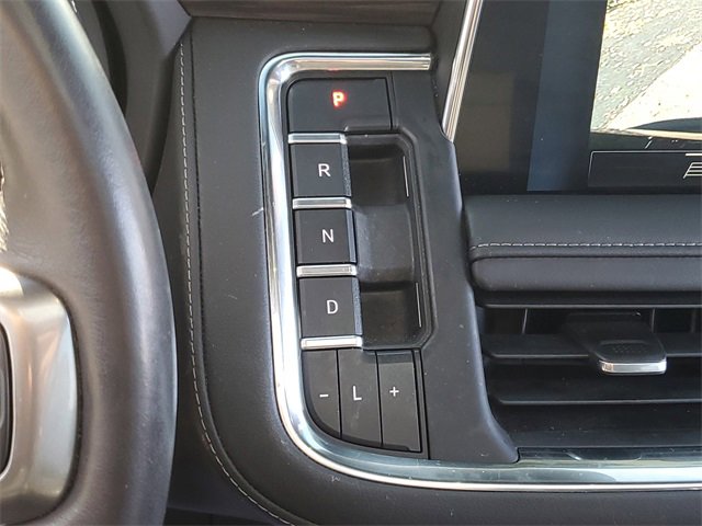 Used 2023 Chevrolet Suburban Z71 image 18