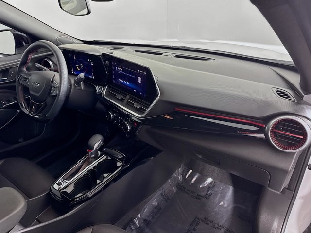 Used 2024 Chevrolet Trax RS w/ Sunroof Package image 28