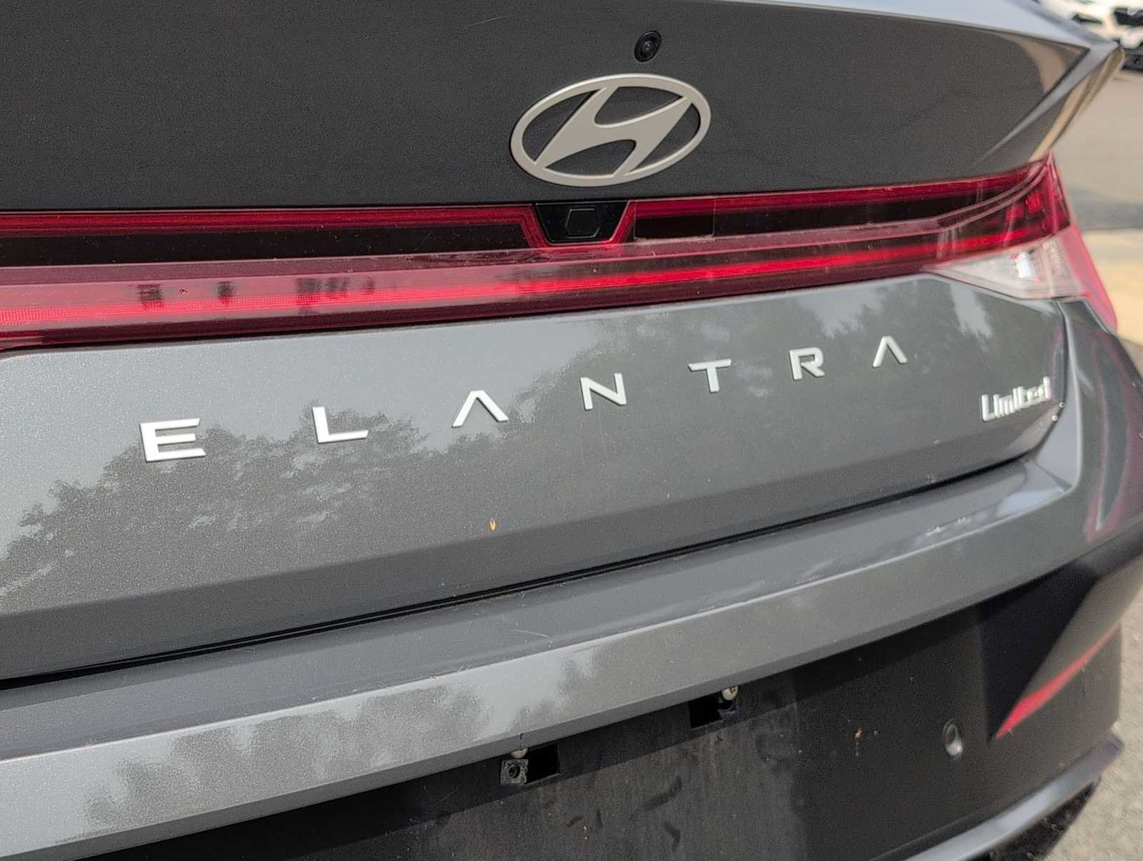 Used 2024 Hyundai Elantra Limited FWD image 13