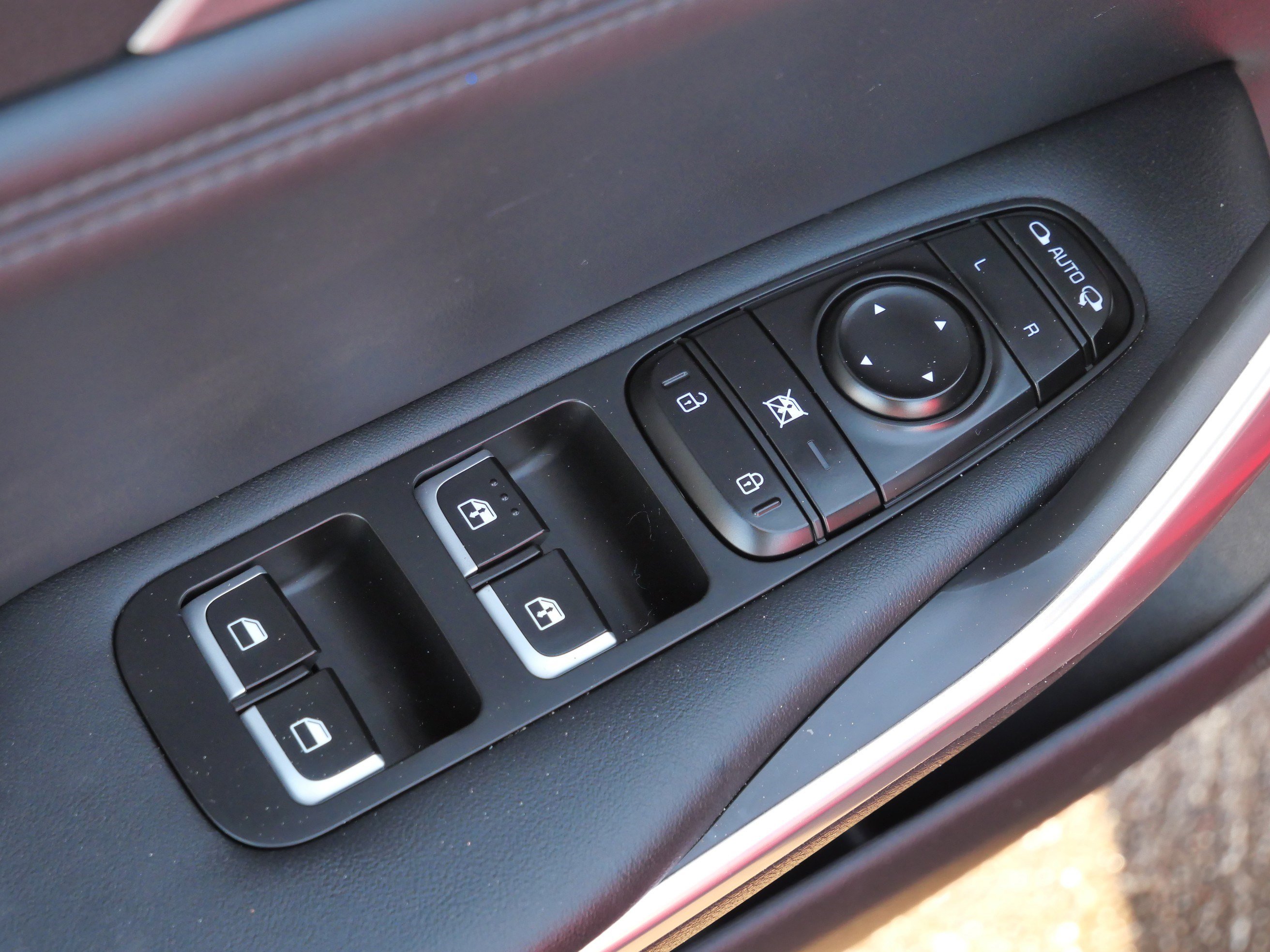 Used 2018 Kia Stinger GT2 image 19