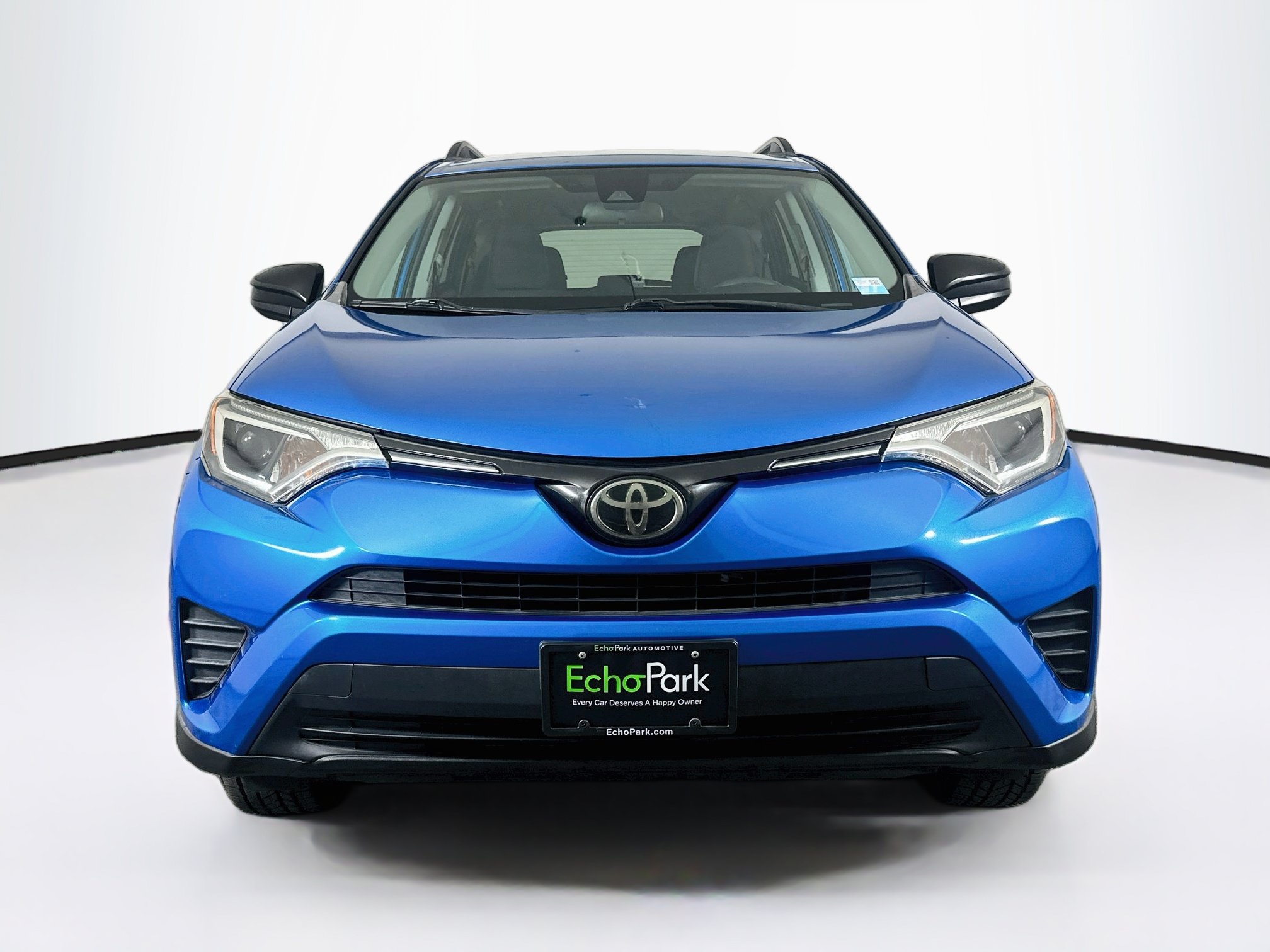 Used 2018 Toyota RAV4 LE w/ Carpet Mat Package FWD image 2