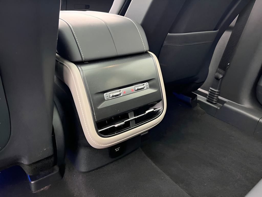 Used 2025 Lincoln Nautilus Reserve image 15