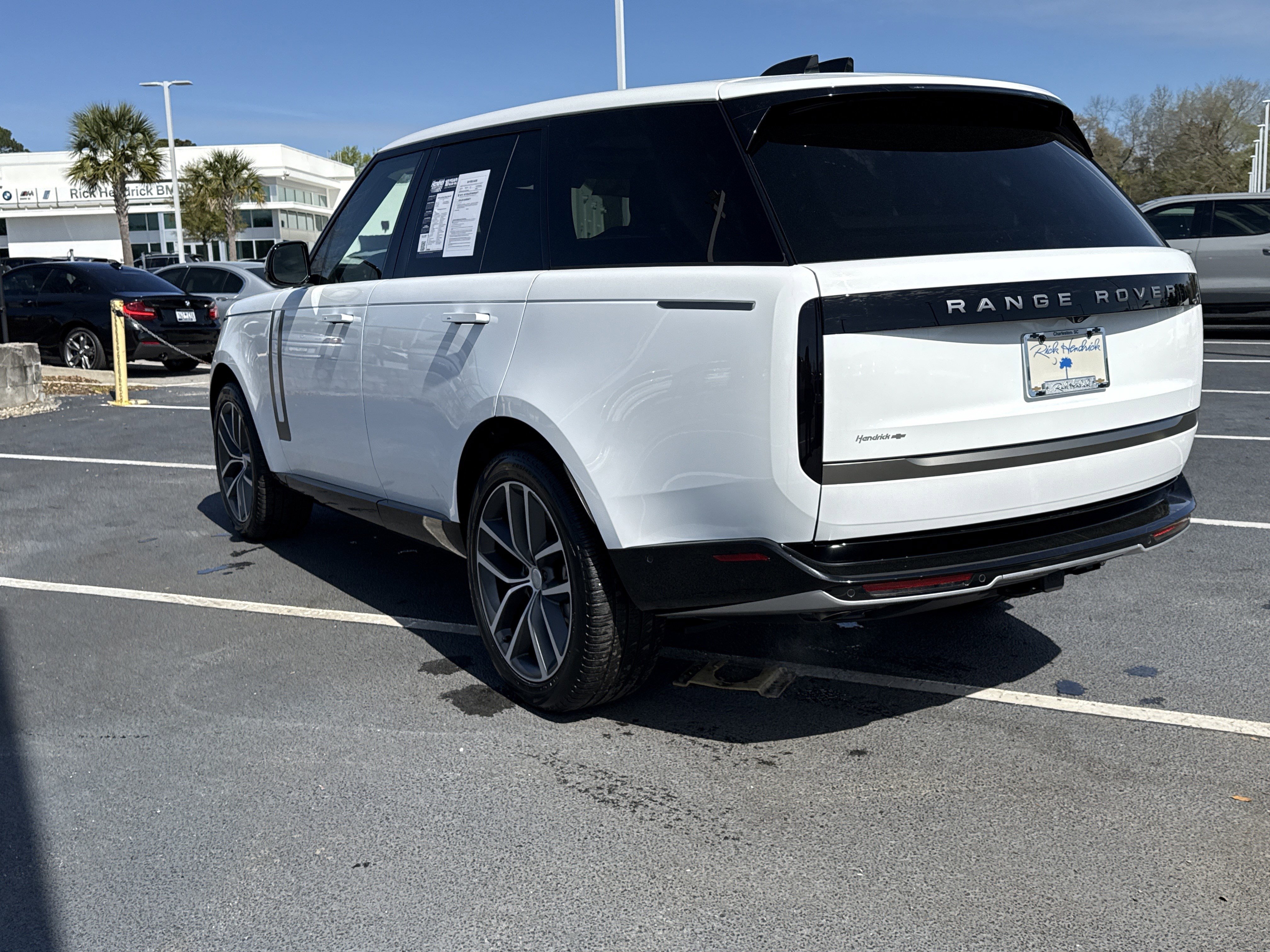 Used 2024 Land Rover Range Rover SE image 12