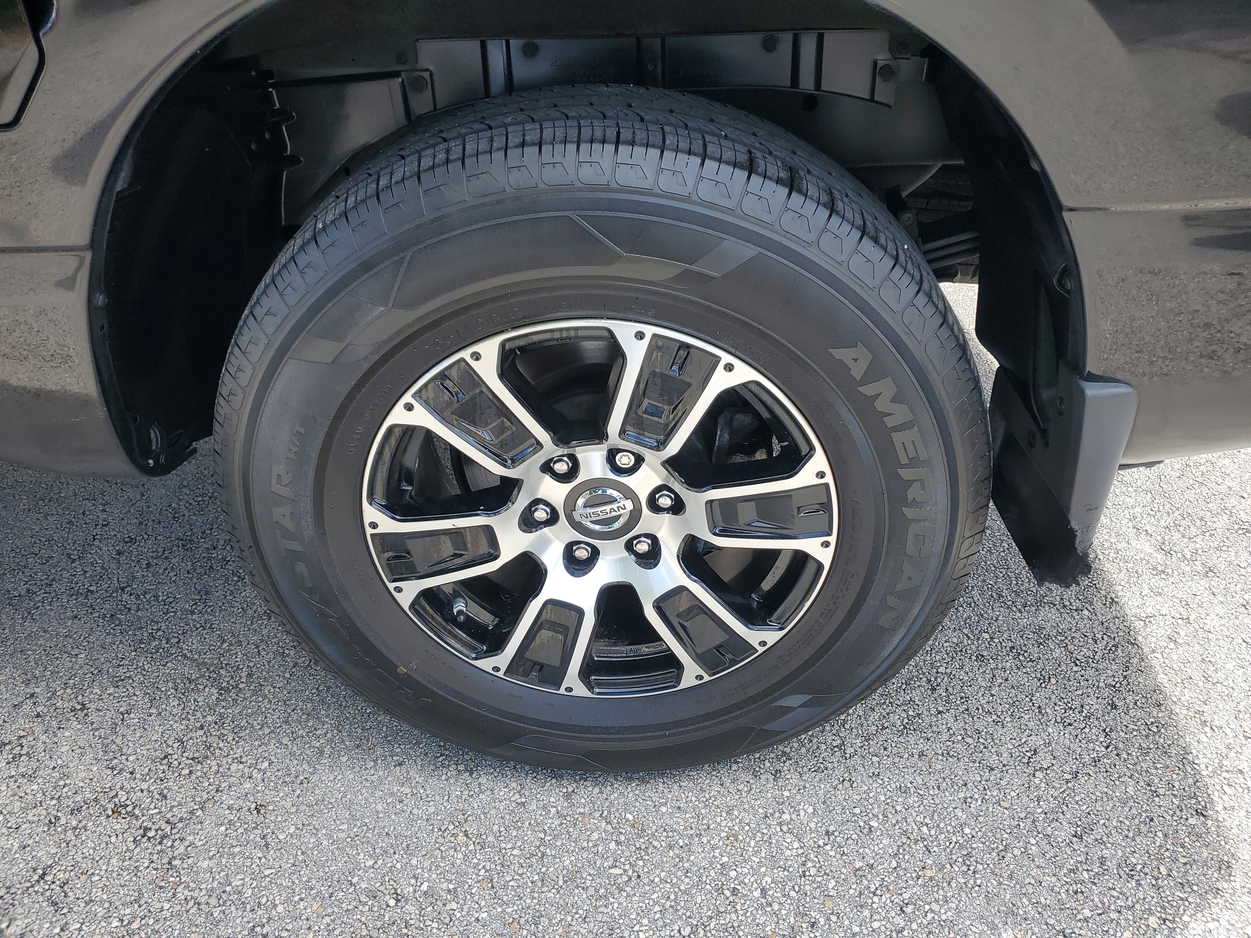 Used 2021 Nissan Titan SV w/ SV Convenience Package RWD image 8