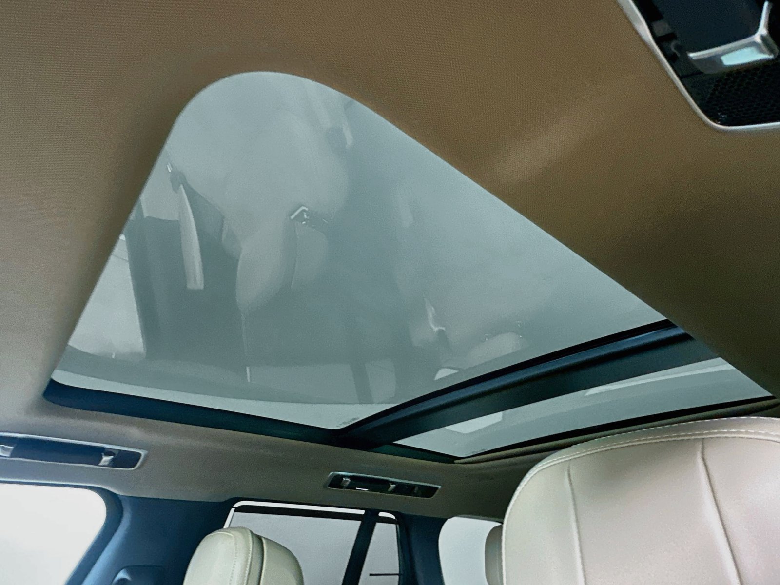 New 2026 Land Rover Range Rover SE AWD/4WD image 30