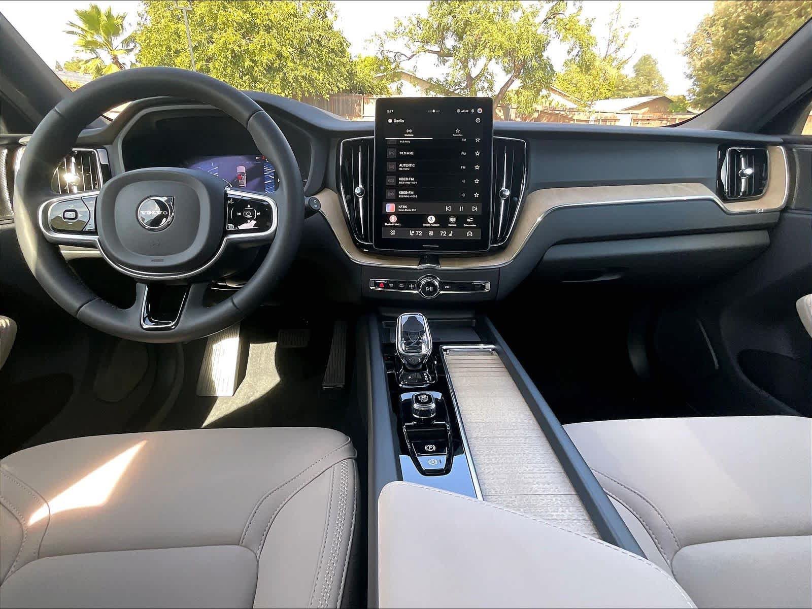 New 2027 Volvo XC60 T8 Plus AWD/4WD image 7