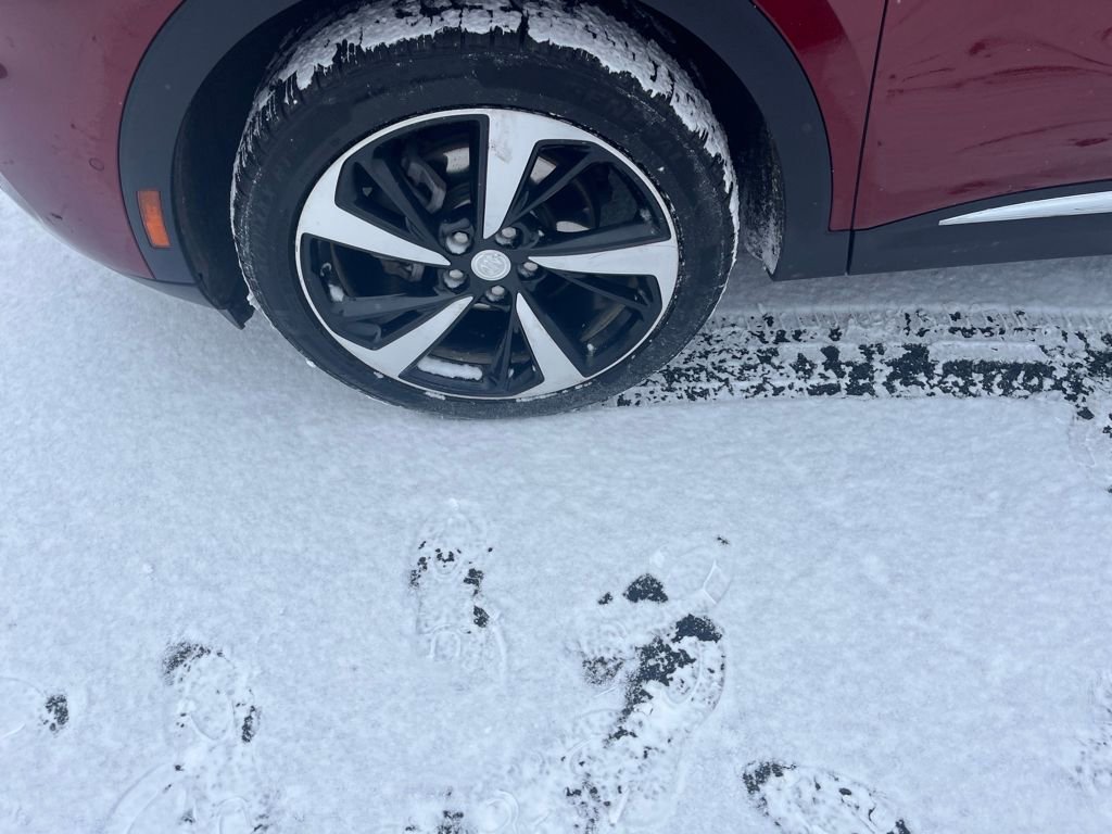 Used 2021 Buick Envision Essence image 35