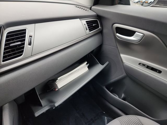 Used 2017 Kia Niro LX image 42