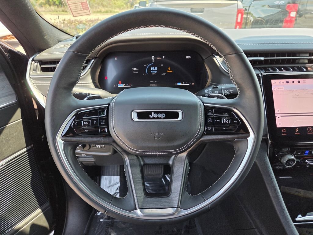 Used 2022 Jeep Grand Cherokee Overland image 27