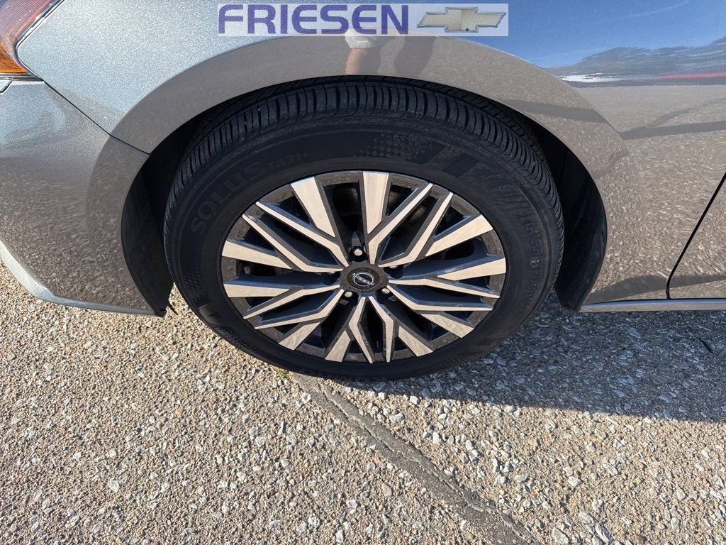 Used 2024 Nissan Altima 2.5 SV image 7