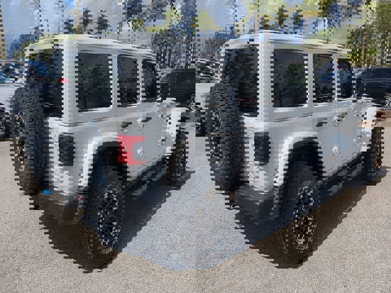 Used 2024 Jeep Wrangler Unlimited Rubicon 4xe image 5