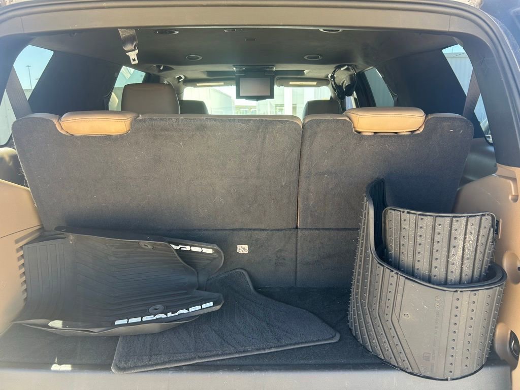 Used 2020 Cadillac Escalade Platinum image 9