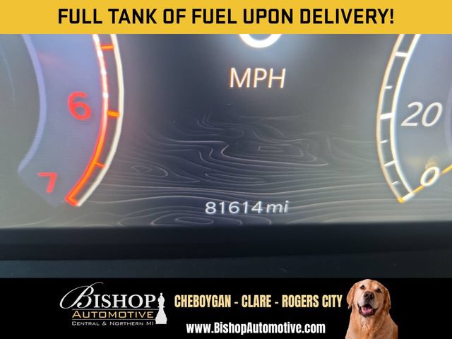 Used 2023 Jeep Wagoneer L Series II AWD/4WD image 2
