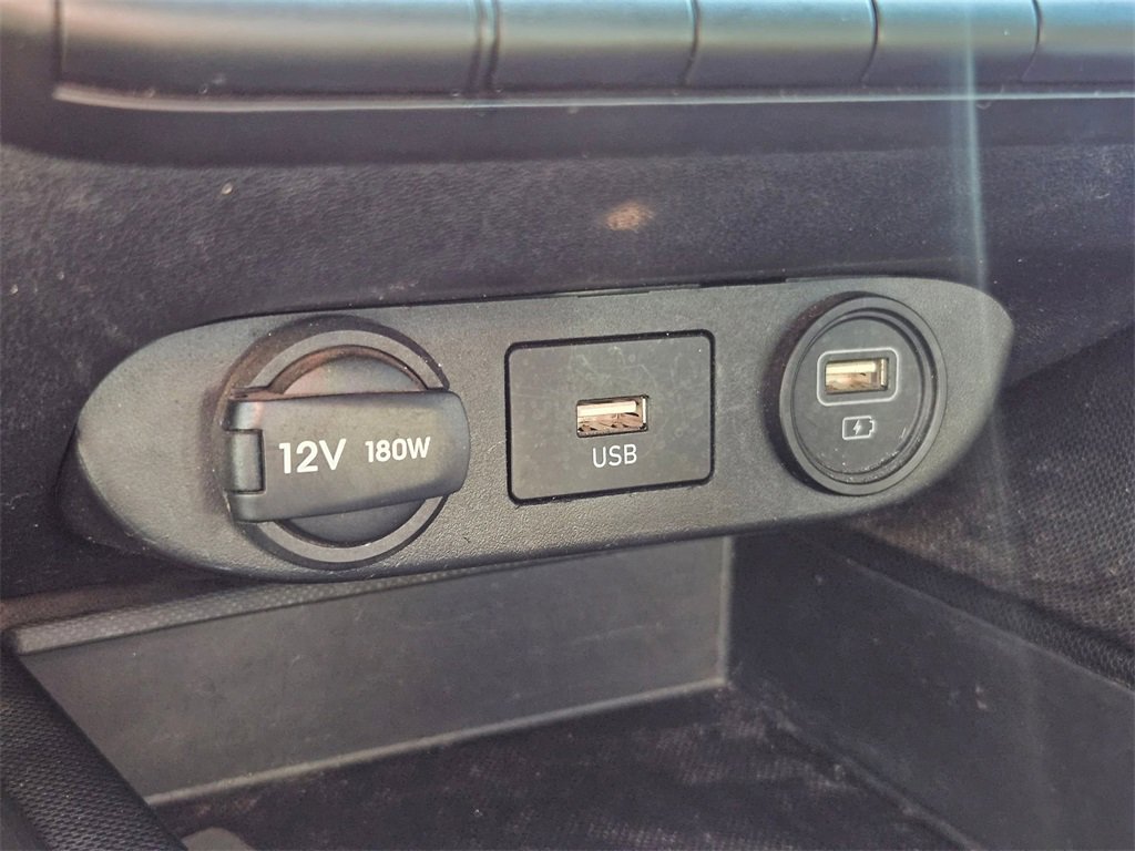 Used 2022 Hyundai Elantra SE w/ Cargo Package image 28