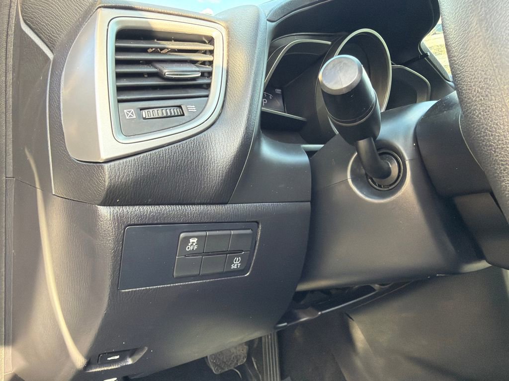 Used 2017 MAZDA MAZDA3 Sport image 27
