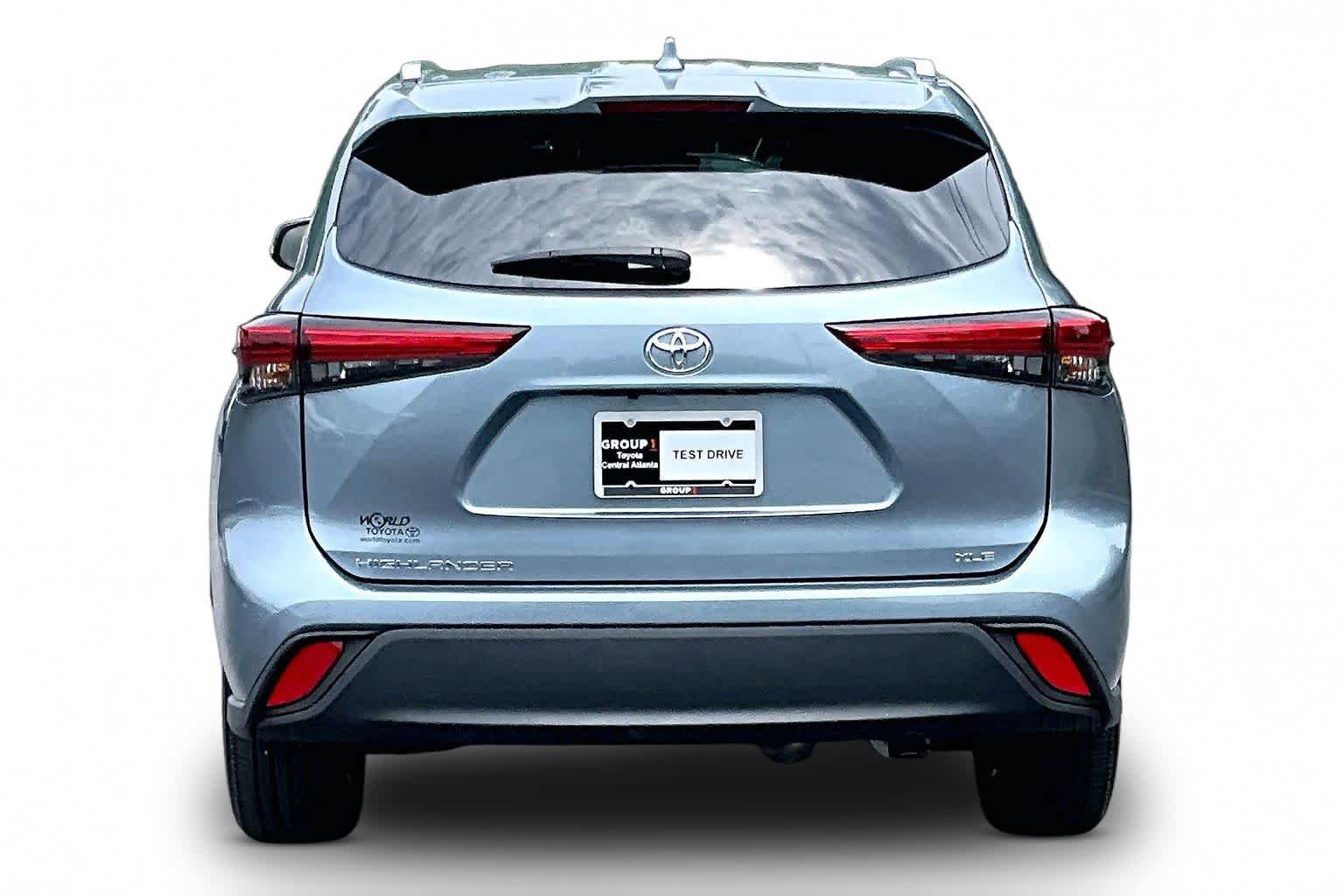 Used 2023 Toyota Highlander XLE FWD image 5