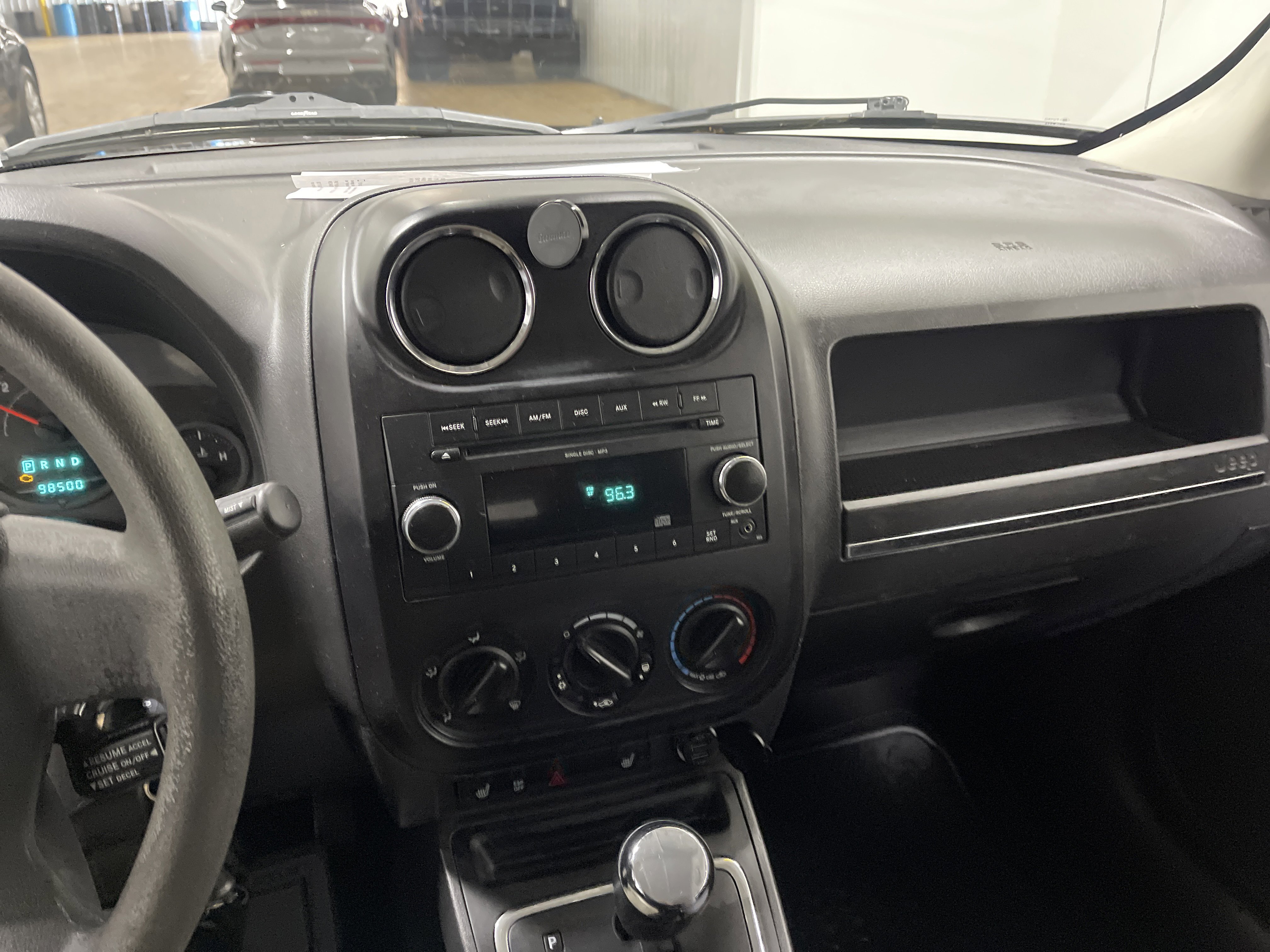 Used 2009 Jeep Patriot Sport FWD image 29