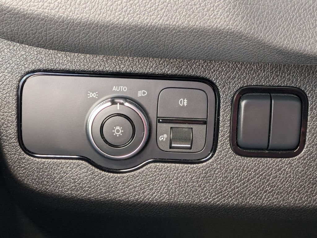 Used 2021 Mercedes-Benz Sprinter 2500 image 16