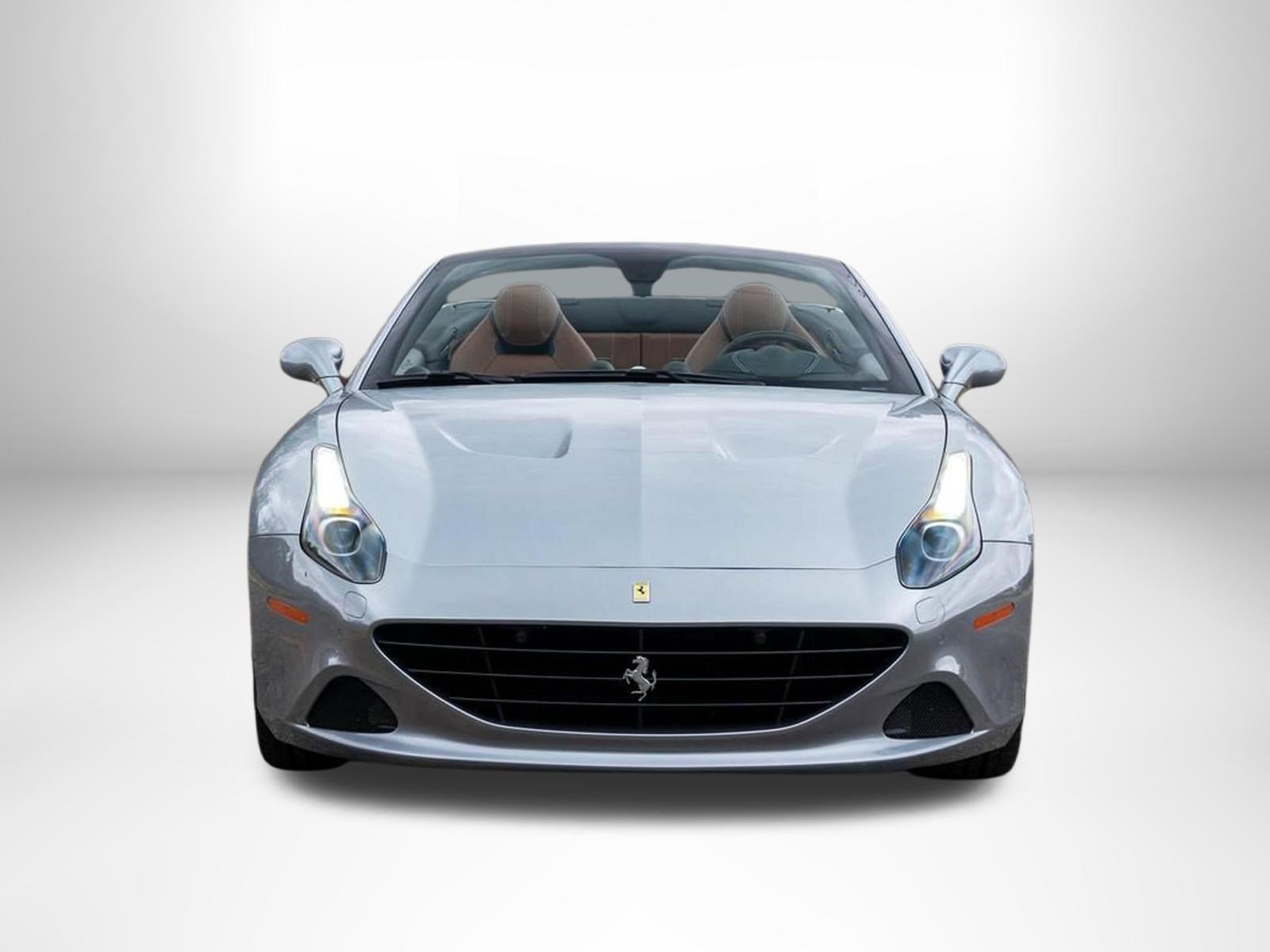Used 2017 Ferrari California T RWD image 7