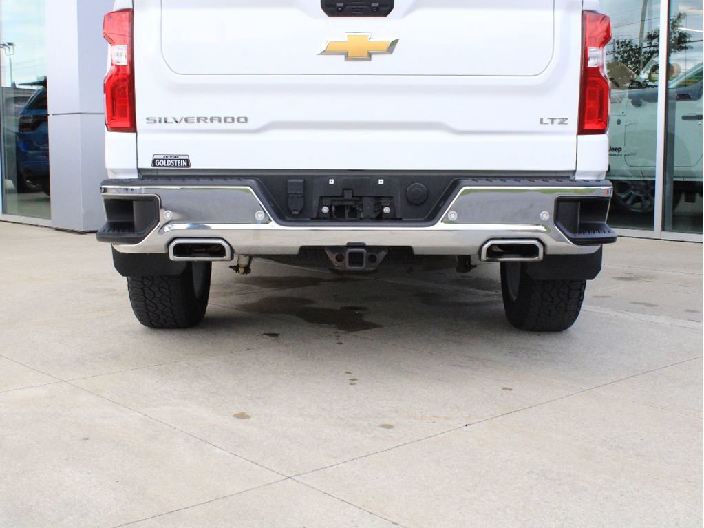 Used 2022 Chevrolet Silverado 1500 LTZ w/ LTZ Premium Package AWD/4WD image 35
