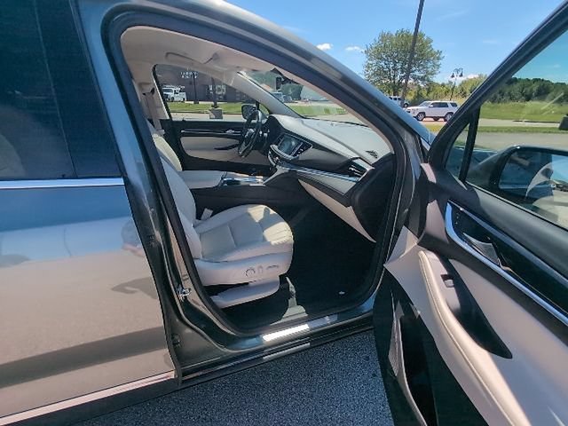 Used 2023 Buick Enclave Essence w/ Trailering Package, 5000 lbs. FWD image 3