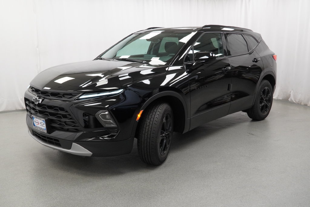 New 2026 Chevrolet Blazer LT w/ Convenience Package AWD/4WD image 3