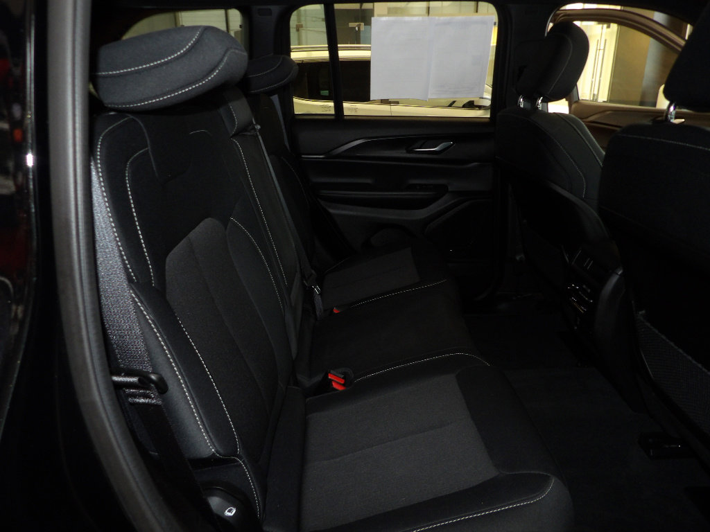 Used 2024 Jeep Grand Cherokee Laredo X w/ Luxury Tech Group I image 18