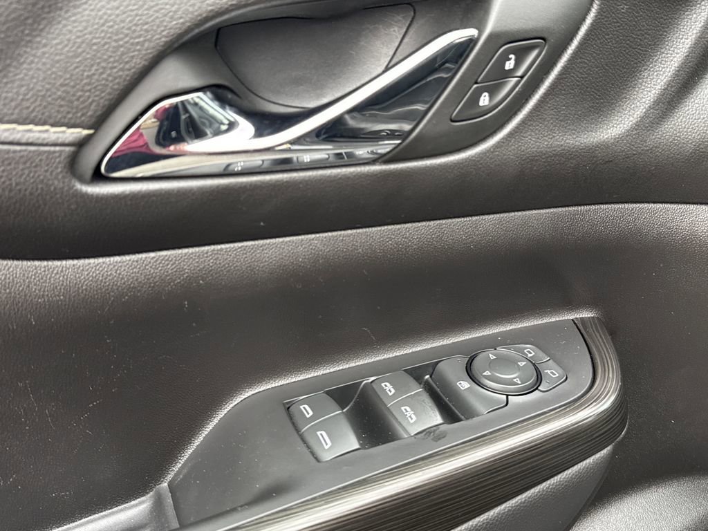 Used 2023 GMC Acadia SLT image 23