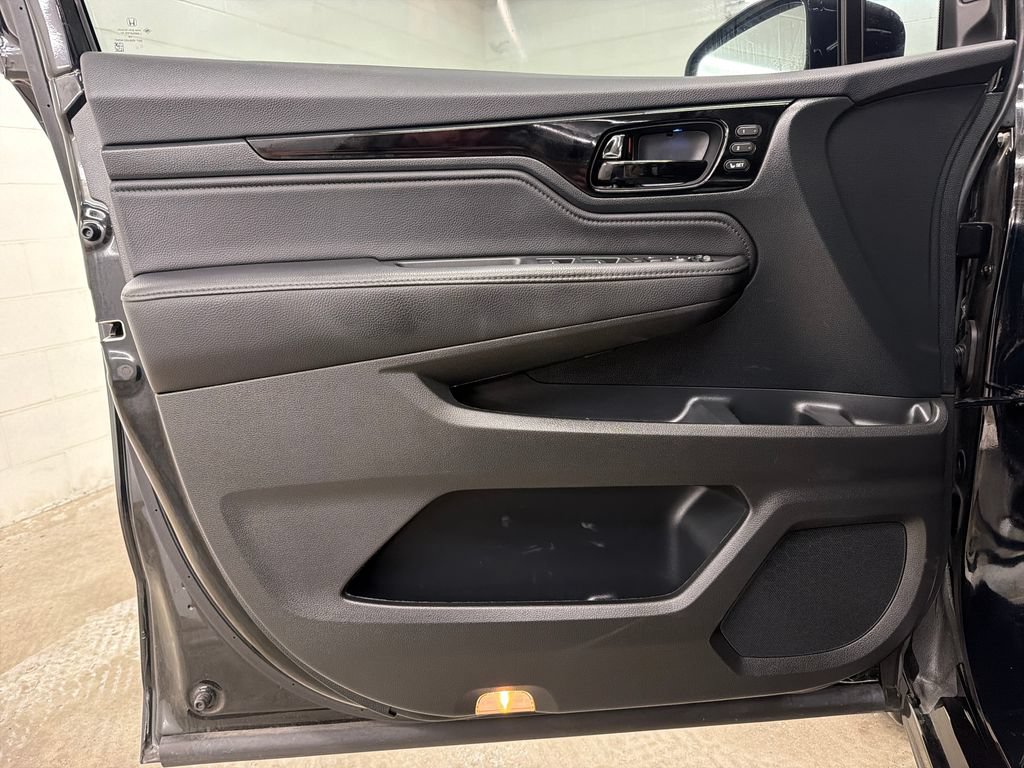Used 2024 Honda Odyssey Elite image 16